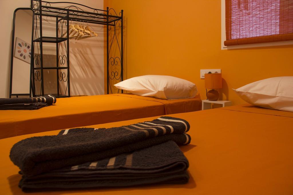 ולנסיה Colors Rooms מראה חיצוני תמונה